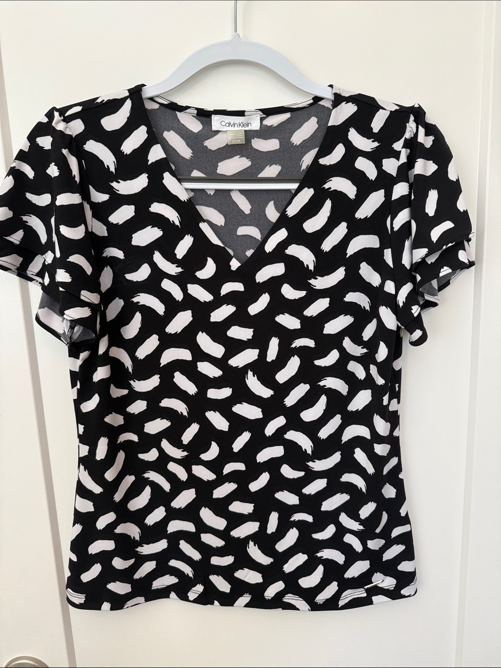 Calvin Klein Black and White Brushstroke V-Neck Blouse
